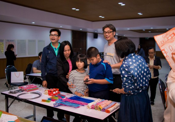 ภาพกิจกรรม คณะวิทยาศาสตร์และเทคโนโลยี จัดการอบรมเชิงปฏิบัติการ เรื่อง การส่งเสริมการเรียนรู้วิทยาศาสตร์ในรูปแบบ STEM