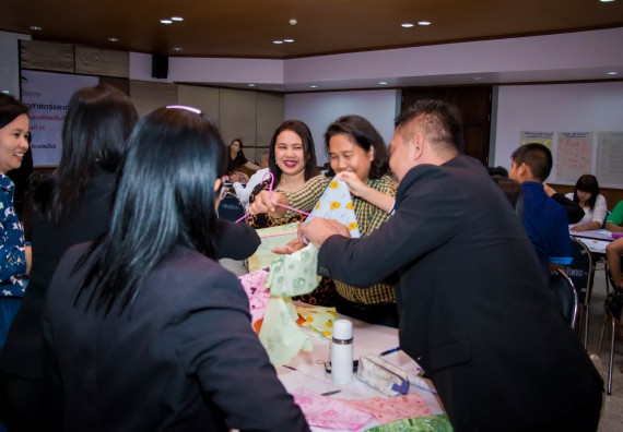 ภาพกิจกรรม คณะวิทยาศาสตร์และเทคโนโลยี จัดการอบรมเชิงปฏิบัติการ เรื่อง การส่งเสริมการเรียนรู้วิทยาศาสตร์ในรูปแบบ STEM