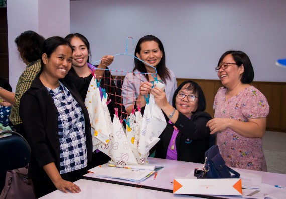 ภาพกิจกรรม คณะวิทยาศาสตร์และเทคโนโลยี จัดการอบรมเชิงปฏิบัติการ เรื่อง การส่งเสริมการเรียนรู้วิทยาศาสตร์ในรูปแบบ STEM