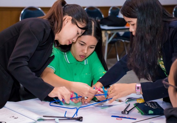 ภาพกิจกรรม คณะวิทยาศาสตร์และเทคโนโลยี จัดการอบรมเชิงปฏิบัติการ เรื่อง การส่งเสริมการเรียนรู้วิทยาศาสตร์ในรูปแบบ STEM