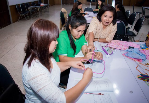 ภาพกิจกรรม คณะวิทยาศาสตร์และเทคโนโลยี จัดการอบรมเชิงปฏิบัติการ เรื่อง การส่งเสริมการเรียนรู้วิทยาศาสตร์ในรูปแบบ STEM
