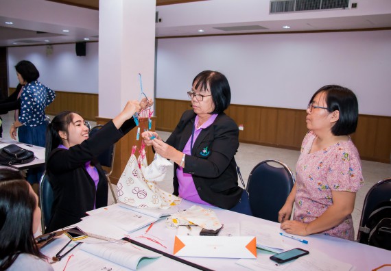 ภาพกิจกรรม คณะวิทยาศาสตร์และเทคโนโลยี จัดการอบรมเชิงปฏิบัติการ เรื่อง การส่งเสริมการเรียนรู้วิทยาศาสตร์ในรูปแบบ STEM