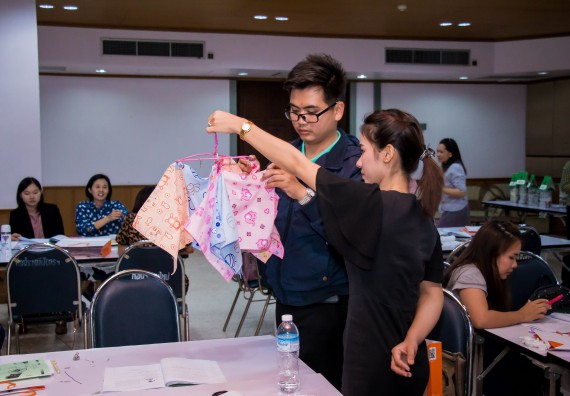 ภาพกิจกรรม คณะวิทยาศาสตร์และเทคโนโลยี จัดการอบรมเชิงปฏิบัติการ เรื่อง การส่งเสริมการเรียนรู้วิทยาศาสตร์ในรูปแบบ STEM