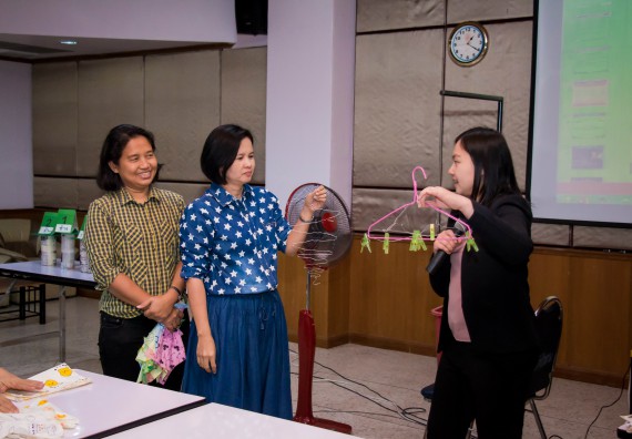 ภาพกิจกรรม คณะวิทยาศาสตร์และเทคโนโลยี จัดการอบรมเชิงปฏิบัติการ เรื่อง การส่งเสริมการเรียนรู้วิทยาศาสตร์ในรูปแบบ STEM