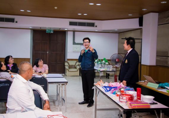 ภาพกิจกรรม คณะวิทยาศาสตร์และเทคโนโลยี จัดการอบรมเชิงปฏิบัติการ เรื่อง การส่งเสริมการเรียนรู้วิทยาศาสตร์ในรูปแบบ STEM