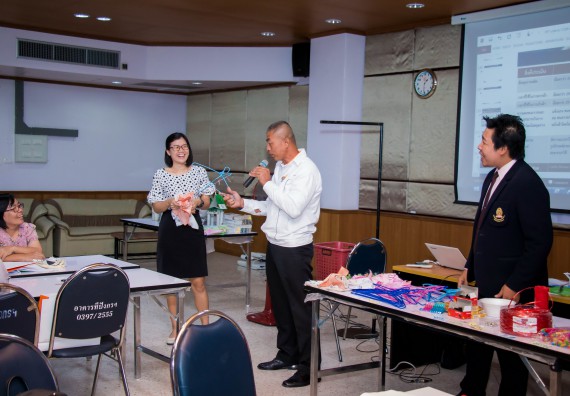 ภาพกิจกรรม คณะวิทยาศาสตร์และเทคโนโลยี จัดการอบรมเชิงปฏิบัติการ เรื่อง การส่งเสริมการเรียนรู้วิทยาศาสตร์ในรูปแบบ STEM