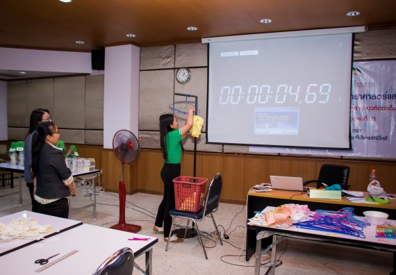 ภาพกิจกรรม คณะวิทยาศาสตร์และเทคโนโลยี จัดการอบรมเชิงปฏิบัติการ เรื่อง การส่งเสริมการเรียนรู้วิทยาศาสตร์ในรูปแบบ STEM