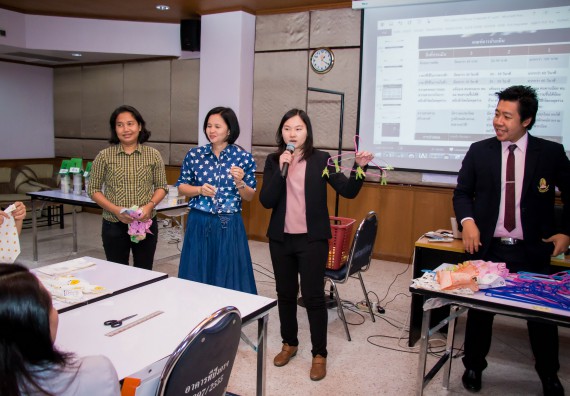 ภาพกิจกรรม คณะวิทยาศาสตร์และเทคโนโลยี จัดการอบรมเชิงปฏิบัติการ เรื่อง การส่งเสริมการเรียนรู้วิทยาศาสตร์ในรูปแบบ STEM