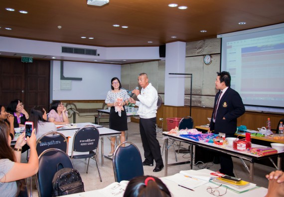 ภาพกิจกรรม คณะวิทยาศาสตร์และเทคโนโลยี จัดการอบรมเชิงปฏิบัติการ เรื่อง การส่งเสริมการเรียนรู้วิทยาศาสตร์ในรูปแบบ STEM