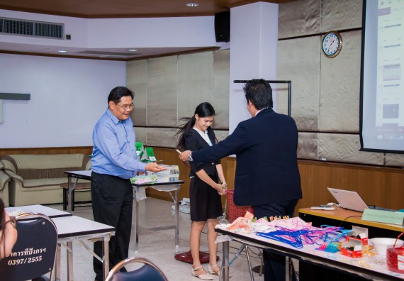 ภาพกิจกรรม คณะวิทยาศาสตร์และเทคโนโลยี จัดการอบรมเชิงปฏิบัติการ เรื่อง การส่งเสริมการเรียนรู้วิทยาศาสตร์ในรูปแบบ STEM