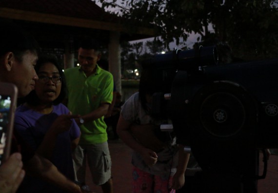 ภาพกิจกรรม ศูนย์วิทยาศาสตร์และวิทยาศาสตร์ประยุกต์ จัดกิจกรรมบริการวิชาการชมปรากฏการณ์ธรรมชาติ Super Blue Blood Moon