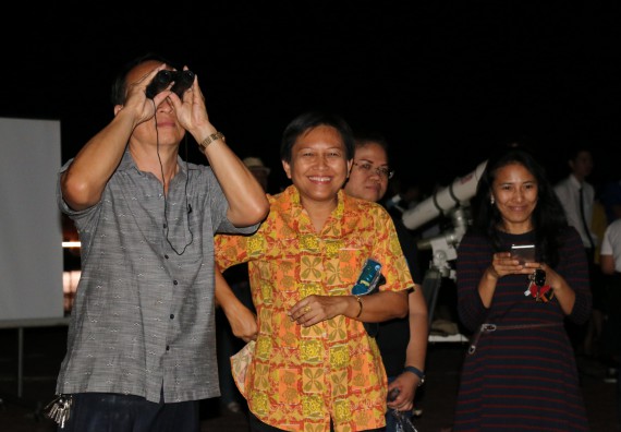 ภาพกิจกรรม ศูนย์วิทยาศาสตร์และวิทยาศาสตร์ประยุกต์ จัดกิจกรรมบริการวิชาการชมปรากฏการณ์ธรรมชาติ Super Blue Blood Moon