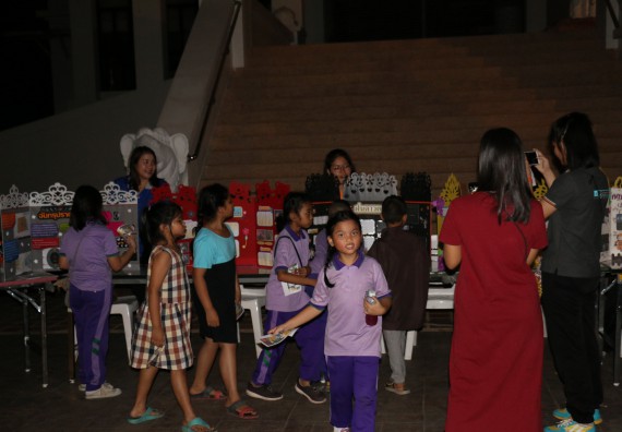 ภาพกิจกรรม ศูนย์วิทยาศาสตร์และวิทยาศาสตร์ประยุกต์ จัดกิจกรรมบริการวิชาการชมปรากฏการณ์ธรรมชาติ Super Blue Blood Moon