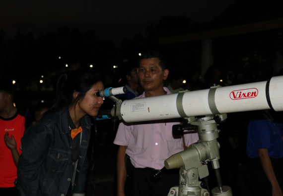 ภาพกิจกรรม ศูนย์วิทยาศาสตร์และวิทยาศาสตร์ประยุกต์ จัดกิจกรรมบริการวิชาการชมปรากฏการณ์ธรรมชาติ Super Blue Blood Moon