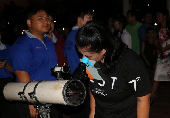 ภาพกิจกรรม ศูนย์วิทยาศาสตร์และวิทยาศาสตร์ประยุกต์ จัดกิจกรรมบริการวิชาการชมปรากฏการณ์ธรรมชาติ Super Blue Blood Moon