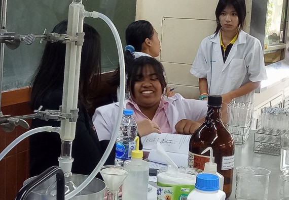  ภาพกิจกรรม โปรแกรมวิชาเคมี จัดการอบรมเชิงปฏิบัติการเสริมทักษะพื้นฐานทางเคมี