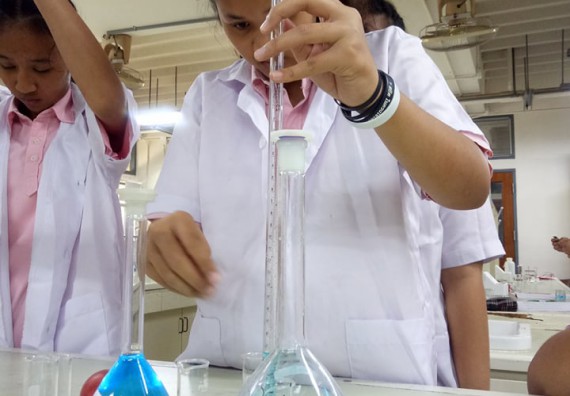  ภาพกิจกรรม โปรแกรมวิชาเคมี จัดการอบรมเชิงปฏิบัติการเสริมทักษะพื้นฐานทางเคมี