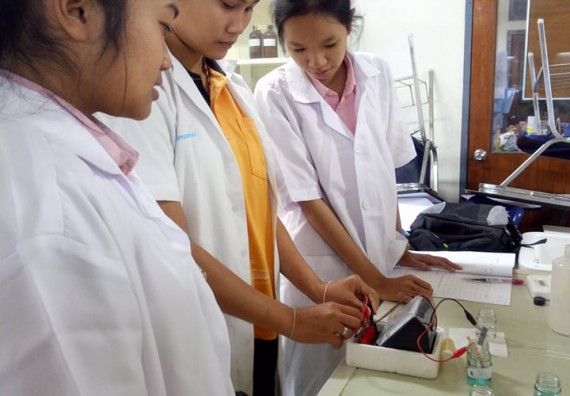  ภาพกิจกรรม โปรแกรมวิชาเคมี จัดการอบรมเชิงปฏิบัติการเสริมทักษะพื้นฐานทางเคมี