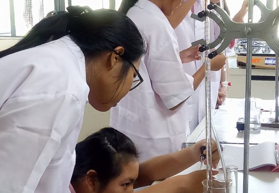  ภาพกิจกรรม โปรแกรมวิชาเคมี จัดการอบรมเชิงปฏิบัติการเสริมทักษะพื้นฐานทางเคมี