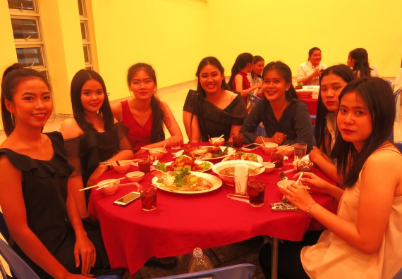 ภาพกิจกรรม โปรแกรมวิชาสาธารณสุขศาสตร์ จัดกิจกรรมสานสัมพันธ์น้องพี่และเลี้ยงส่งนักศึกษาชั้นปีที่ 4