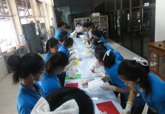 ภาพกิจกรรม โปรแกรมวิชาสาธารณสุขศาสตร์  อบรมการเย็บแผล ตัดไหม