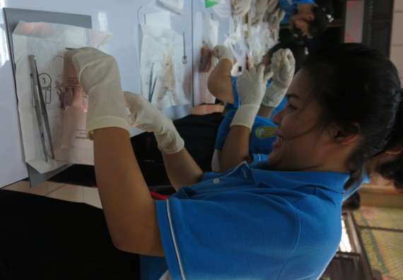 ภาพกิจกรรม โปรแกรมวิชาสาธารณสุขศาสตร์  อบรมการเย็บแผล ตัดไหม