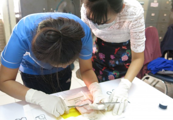 ภาพกิจกรรม โปรแกรมวิชาสาธารณสุขศาสตร์  อบรมการเย็บแผล ตัดไหม