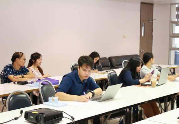 ภาพกิจกรรม คณะวิทยาศาสตร์และเทคโนโลยี จัดการประชุมเพื่อเตรียมความพร้อมในการจัดทำรายงานประเมินตนเอง ประจำปีการศึกษา 2560