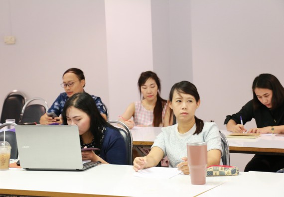 ภาพกิจกรรม คณะวิทยาศาสตร์และเทคโนโลยี จัดการประชุมเพื่อเตรียมความพร้อมในการจัดทำรายงานประเมินตนเอง ประจำปีการศึกษา 2560