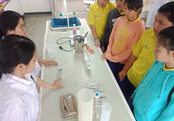 ภาพกิจกรรม โปรแกรมวิชาชีววิทยา จัดการอบรมเชิงปฏิบัติการ เรื่องการเพาะเลี้ยงเนื้อกล้วยไข่