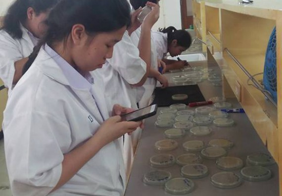 ภาพกิจกรรม โปรแกรมวิชาชีววิทยา จัดการอบรมเชิงปฏิบัติการ เรื่องการเพาะเลี้ยงเนื้อกล้วยไข่