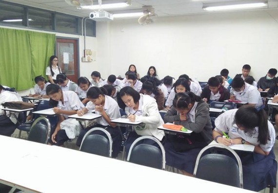 ภาพกิจกรรม โปรแกรมวิชาชีววิทยา จัดการอบรมเชิงปฏิบัติการ เรื่องการเพาะเลี้ยงเนื้อกล้วยไข่