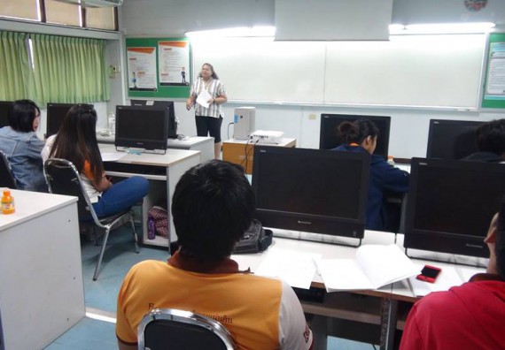 ภาพกิจกรรม โปรแกรมวิชาวิทยาการคอมพิวเตอร์ จัดกิจกรรมเตรียมความพร้อมในการเรียนรู้ในระดับอุดมศึกษาสำหรับนักศึกษาหลักสูตรเทคโนโลยีสารสนเทศ