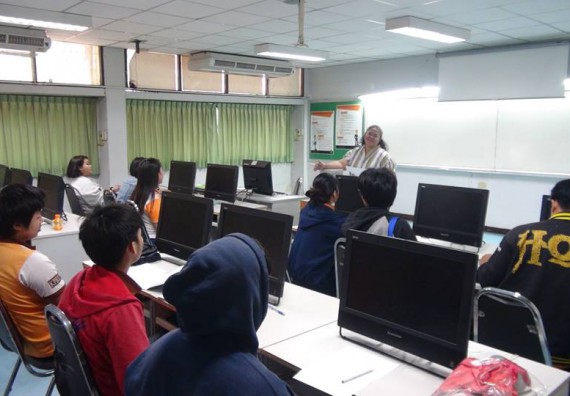 ภาพกิจกรรม โปรแกรมวิชาวิทยาการคอมพิวเตอร์ จัดกิจกรรมเตรียมความพร้อมในการเรียนรู้ในระดับอุดมศึกษาสำหรับนักศึกษาหลักสูตรเทคโนโลยีสารสนเทศ