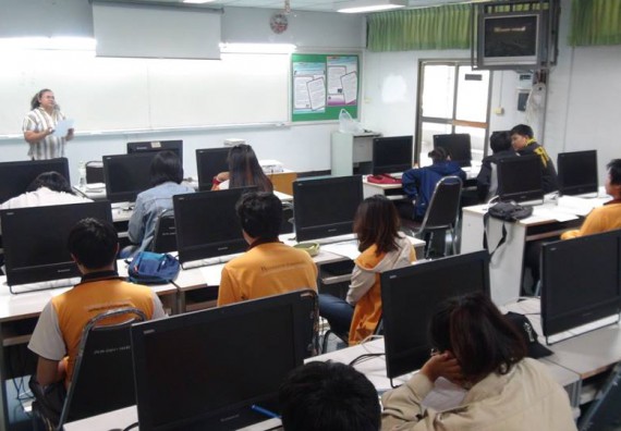 ภาพกิจกรรม โปรแกรมวิชาวิทยาการคอมพิวเตอร์ จัดกิจกรรมเตรียมความพร้อมในการเรียนรู้ในระดับอุดมศึกษาสำหรับนักศึกษาหลักสูตรเทคโนโลยีสารสนเทศ