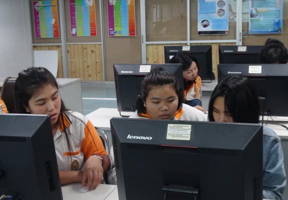 ภาพกิจกรรม โปรแกรมวิชาวิทยาการคอมพิวเตอร์ จัดกิจกรรมเตรียมความพร้อมในการเรียนรู้ในระดับอุดมศึกษาสำหรับนักศึกษาหลักสูตรเทคโนโลยีสารสนเทศ