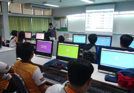 ภาพกิจกรรม โปรแกรมวิชาวิทยาการคอมพิวเตอร์ จัดกิจกรรมเตรียมความพร้อมในการเรียนรู้ในระดับอุดมศึกษาสำหรับนักศึกษาหลักสูตรเทคโนโลยีสารสนเทศ