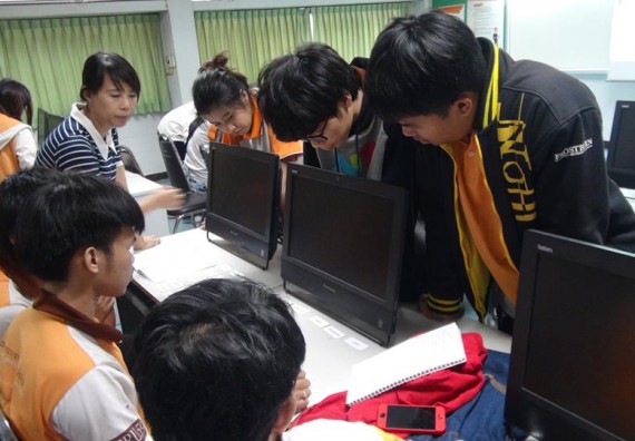 ภาพกิจกรรม โปรแกรมวิชาวิทยาการคอมพิวเตอร์ จัดกิจกรรมเตรียมความพร้อมในการเรียนรู้ในระดับอุดมศึกษาสำหรับนักศึกษาหลักสูตรเทคโนโลยีสารสนเทศ