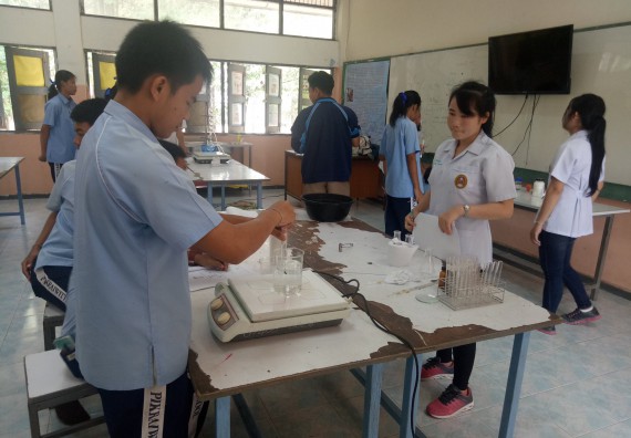 ภาพกิจกรรม โปรแกรมวิชาเคมี จัดการอบรมเชิงปฏิบัติการการทำโครงงานทางเคมีระดับชั้นมัธยมศึกษาตอนปลาย