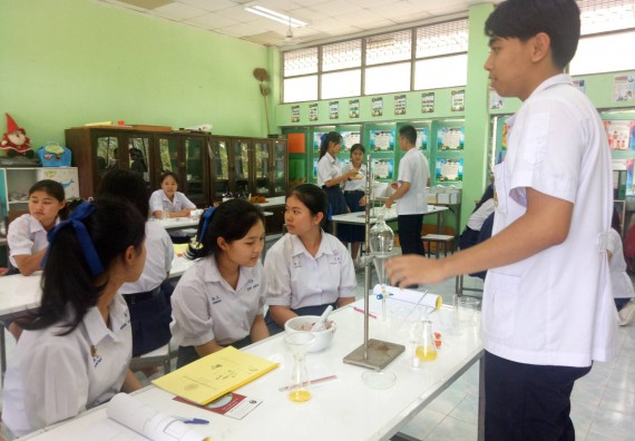 ภาพกิจกรรม โปรแกรมวิชาเคมี จัดการอบรมเชิงปฏิบัติการการทำโครงงานทางเคมีระดับชั้นมัธยมศึกษาตอนปลาย