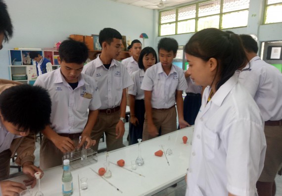 ภาพกิจกรรม โปรแกรมวิชาเคมี จัดการอบรมเชิงปฏิบัติการการทำโครงงานทางเคมีระดับชั้นมัธยมศึกษาตอนปลาย