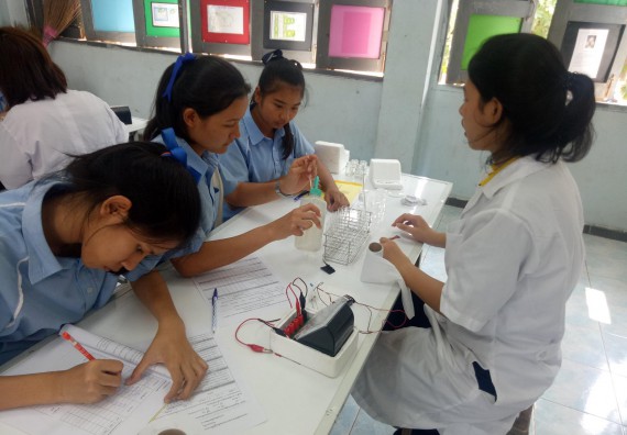 ภาพกิจกรรม โปรแกรมวิชาเคมี จัดการอบรมเชิงปฏิบัติการการทำโครงงานทางเคมีระดับชั้นมัธยมศึกษาตอนปลาย