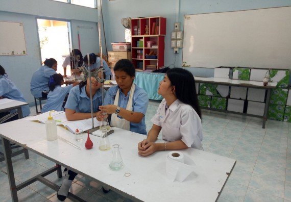 ภาพกิจกรรม โปรแกรมวิชาเคมี จัดการอบรมเชิงปฏิบัติการการทำโครงงานทางเคมีระดับชั้นมัธยมศึกษาตอนปลาย