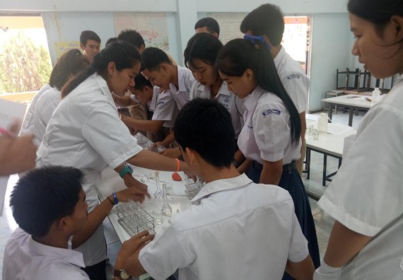 ภาพกิจกรรม โปรแกรมวิชาเคมี จัดการอบรมเชิงปฏิบัติการการทำโครงงานทางเคมีระดับชั้นมัธยมศึกษาตอนปลาย