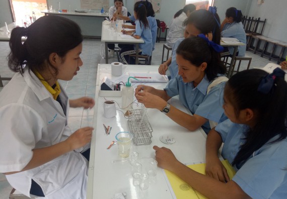 ภาพกิจกรรม โปรแกรมวิชาเคมี จัดการอบรมเชิงปฏิบัติการการทำโครงงานทางเคมีระดับชั้นมัธยมศึกษาตอนปลาย