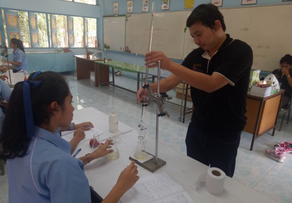 ภาพกิจกรรม โปรแกรมวิชาเคมี จัดการอบรมเชิงปฏิบัติการการทำโครงงานทางเคมีระดับชั้นมัธยมศึกษาตอนปลาย