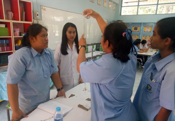 ภาพกิจกรรม โปรแกรมวิชาเคมี จัดการอบรมเชิงปฏิบัติการการทำโครงงานทางเคมีระดับชั้นมัธยมศึกษาตอนปลาย