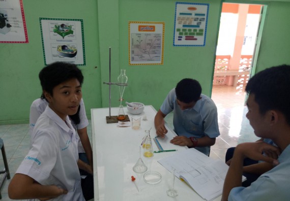 ภาพกิจกรรม โปรแกรมวิชาเคมี จัดการอบรมเชิงปฏิบัติการการทำโครงงานทางเคมีระดับชั้นมัธยมศึกษาตอนปลาย