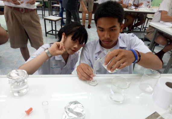 ภาพกิจกรรม โปรแกรมวิชาเคมี จัดการอบรมเชิงปฏิบัติการการทำโครงงานทางเคมีระดับชั้นมัธยมศึกษาตอนปลาย