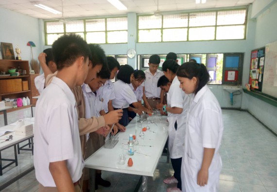 ภาพกิจกรรม โปรแกรมวิชาเคมี จัดการอบรมเชิงปฏิบัติการการทำโครงงานทางเคมีระดับชั้นมัธยมศึกษาตอนปลาย